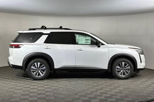 Everest White Pearl Tricoat 2026 Nissan Pathfinder SL