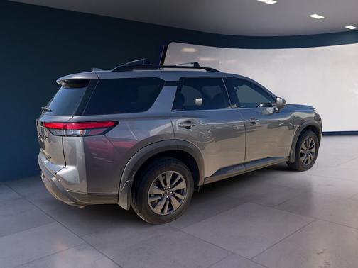 2024 Nissan Pathfinder SV FWD