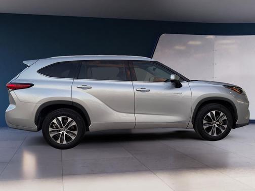 2020 Toyota Highlander Hybrid XLE