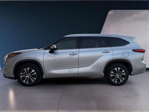2020 Toyota Highlander Hybrid XLE