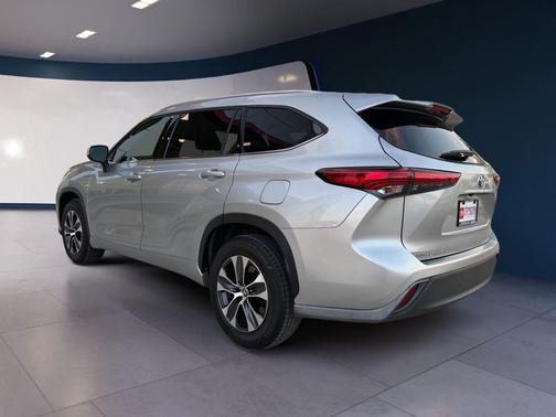 2020 Toyota Highlander Hybrid XLE