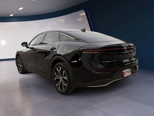 2024 Toyota Crown XLE