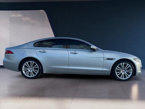 2020 Jaguar XF 25t Prestige RWD Automatic