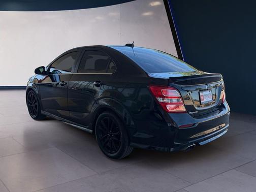 Mosaic Black Metallic 2018 Chevrolet Sonic LT