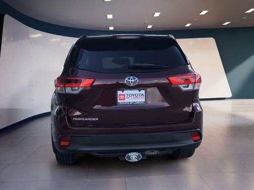 2018 Toyota Highlander LE I4
