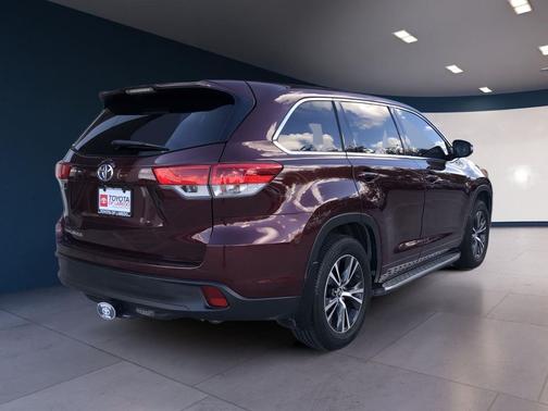 2018 Toyota Highlander LE I4