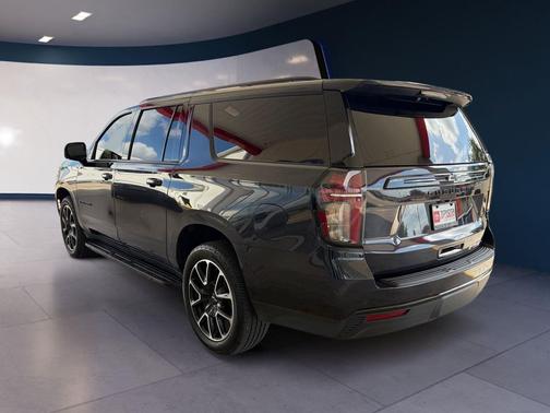 Dark Ash Metallic 2023 Chevrolet Suburban RST