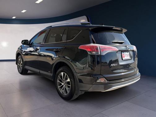2016 Toyota RAV4 Hybrid XLE