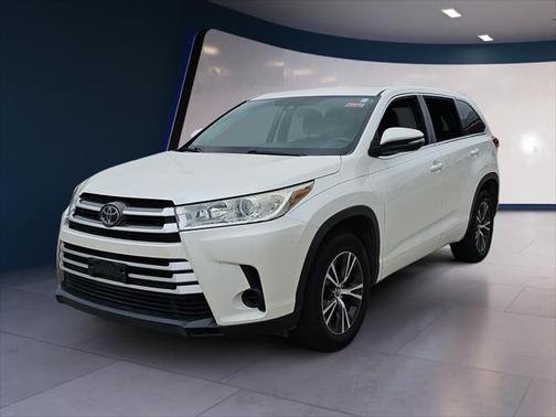 2017 Toyota Highlander LE I4