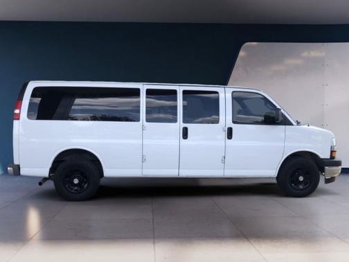 2017 Chevrolet Express 3500 LT