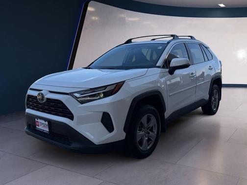 Ice Cap 2024 Toyota RAV4 XLE