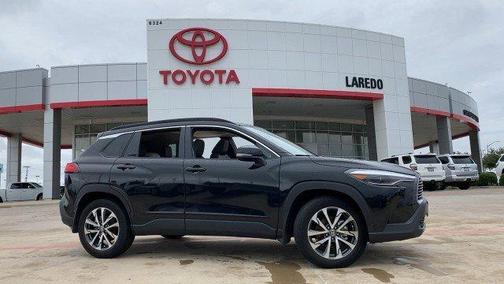 Photo 1 of 32 of 2022 Toyota Corolla Cross XLE