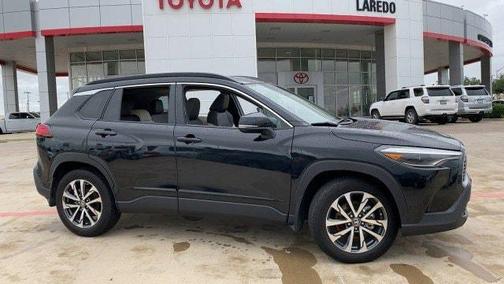Photo 2 of 32 of 2022 Toyota Corolla Cross XLE