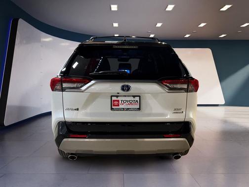2024 Toyota RAV4 Hybrid SE