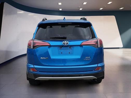 2018 Toyota RAV4 Hybrid XLE