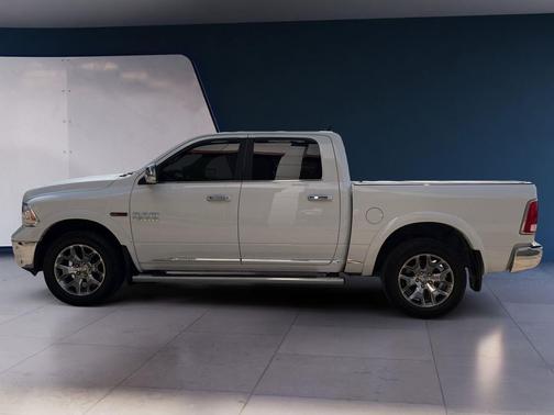 Bright White Clearcoat 2017 RAM 1500 Limited Crew Cab 4x4 5'7' Box
