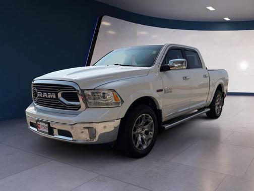 Bright White Clearcoat 2017 RAM 1500 Limited Crew Cab 4x4 5'7' Box