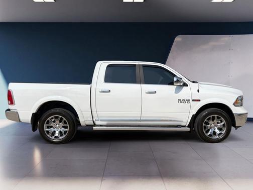 Bright White Clearcoat 2017 RAM 1500 Limited Crew Cab 4x4 5'7' Box