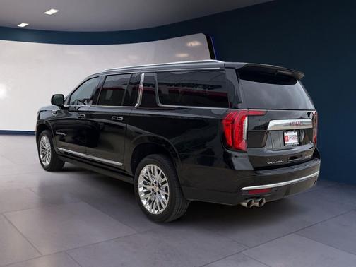 Onyx Black 2023 GMC Yukon XL Denali