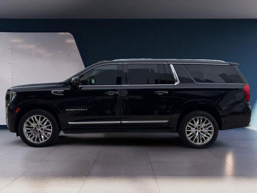 Onyx Black 2023 GMC Yukon XL Denali