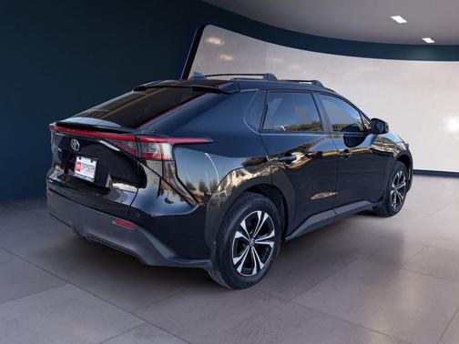 2024 Toyota bZ4X XLE
