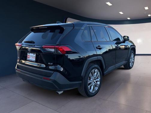 2020 Toyota RAV4 XLE Premium