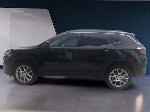 2024 Jeep Compass Latitude Lux
