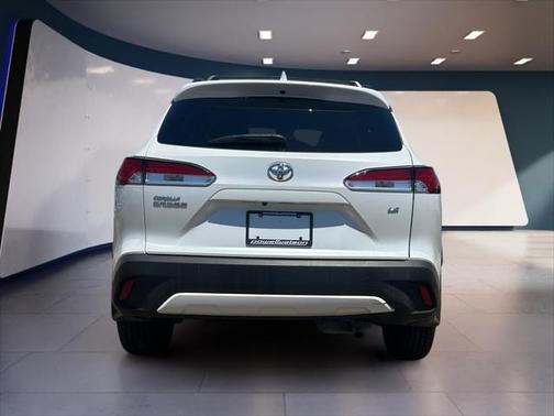 2022 Toyota Corolla Cross LE