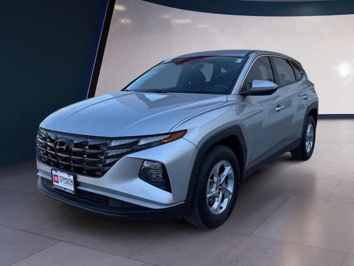 2023 Hyundai TUCSON SE