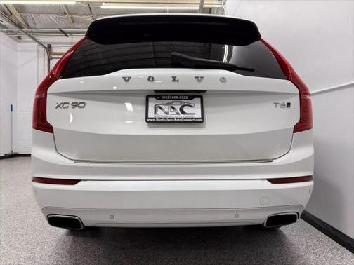 2017 Volvo XC90 T6 Momentum