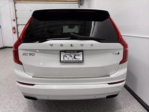 2017 Volvo XC90 T6 Momentum