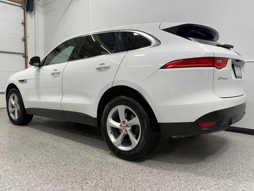 2019 Jaguar F-PACE 25t Premium