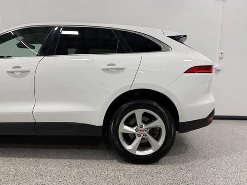 2019 Jaguar F-PACE 25t Premium