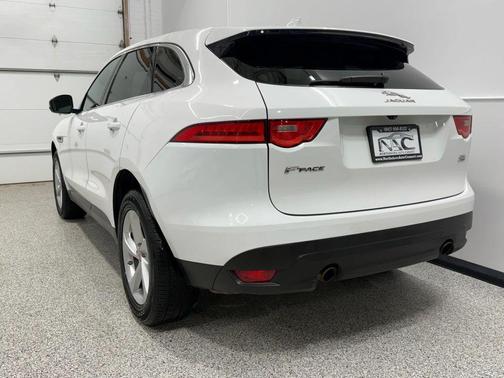 2019 Jaguar F-PACE 25t Premium