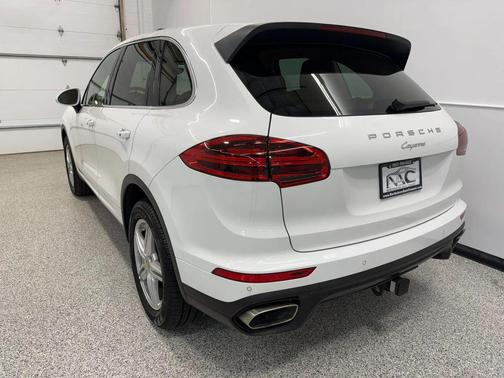White 2016 Porsche Cayenne Cayenne