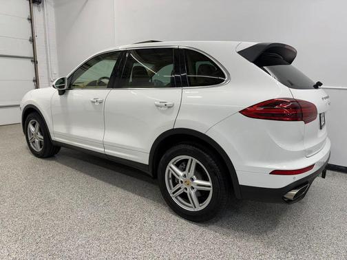 White 2016 Porsche Cayenne Cayenne