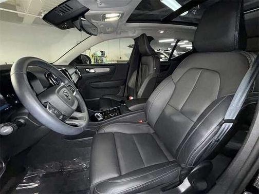 2024 Volvo XC40 Plus