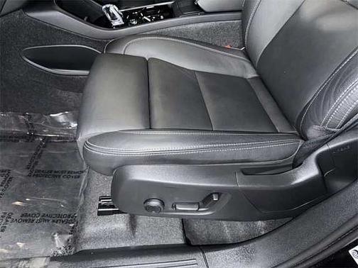 2024 Volvo XC40 Plus