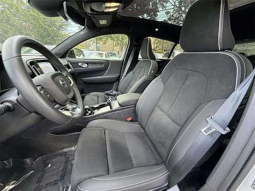 2024 Volvo C40 Recharge Pure Electric Plus