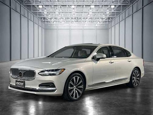 2022 Volvo S90 