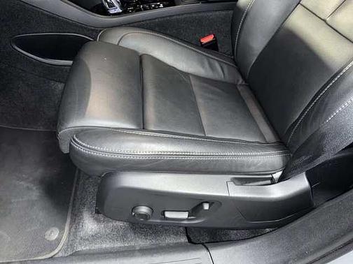Vapour Grey 2025 Volvo XC40 Plus