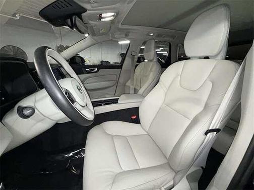 2023 Volvo XC60 Plus