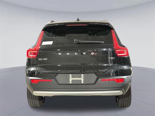 2022 Volvo XC40 T5 AWD Inscription