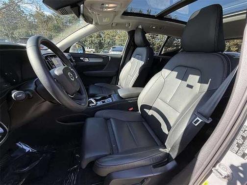 2024 Volvo XC40 Plus