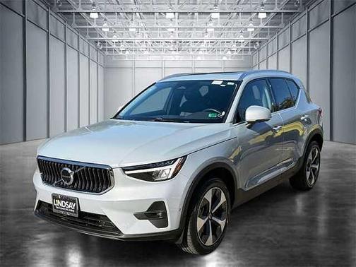 2024 Volvo XC40 Plus