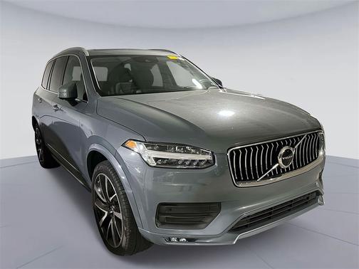 2022 Volvo XC90 T6 AWD Momentum 7 Seater