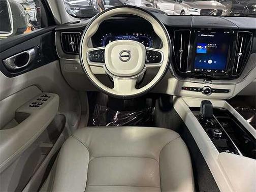 2023 Volvo XC60 Plus
