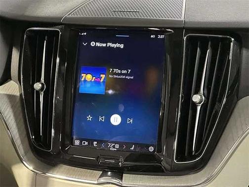 2023 Volvo XC60 Plus