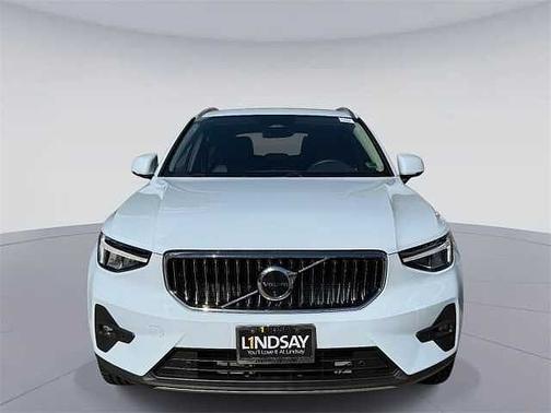2025 Volvo XC40 Plus