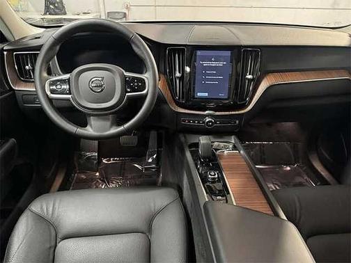2023 Volvo XC60 Plus